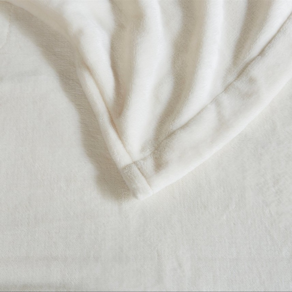 Brookstone Cream Electric Blanket - Picture 5 of 5